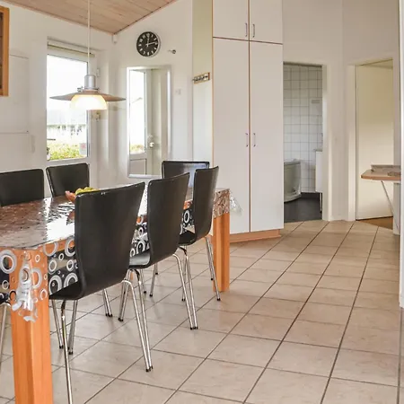 Nyaraló 3 Bedroom Lovely Home In Norre Nebel *